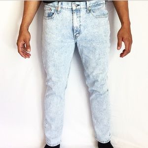 Light acid wash Levi’s 511 slim straight jeans